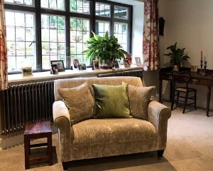 Petworth Snuggler in Sanderson Icaria Linen