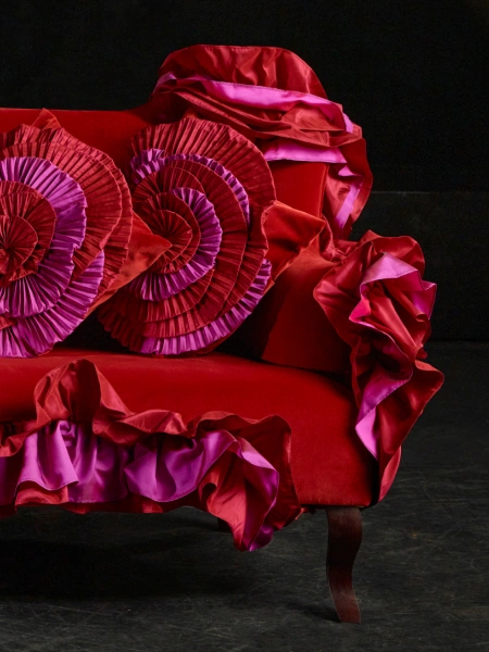Every detail has a role to play. Create a sofa with character.