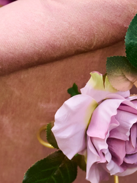 Order up to 6 free fabric samples and explore colour, texture and creative expression.