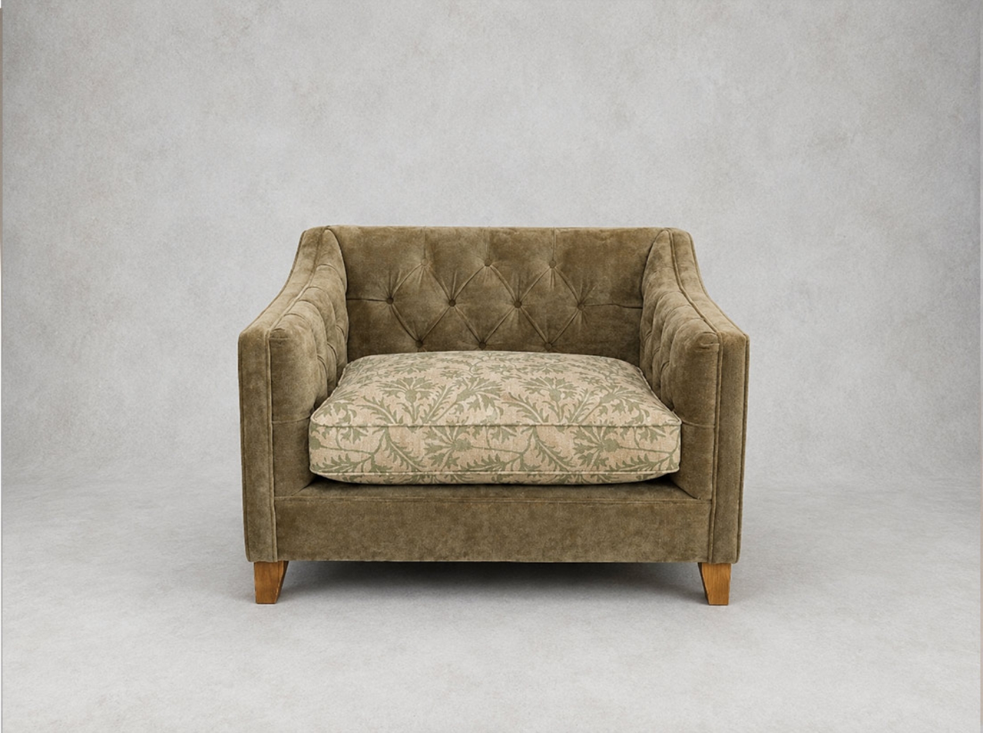 Outlet Manchester: Haresfield snuggler in Warwick Cape Mohair Lichen and Gertrude Jekyll Meadow Flower Olive