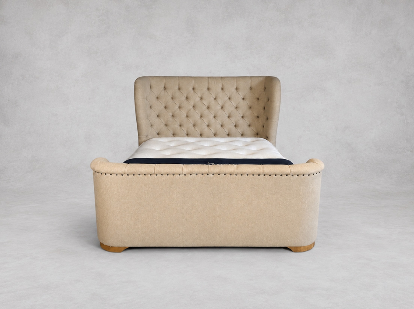 Outlet Manchester: Rouen King Bed Frame in Hawes Linen